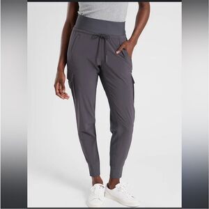 EXCELLENT CONDITION WOMEN’S SIZE 4 ATHLETA SUTTON CARGO JOGGERS